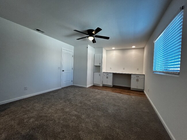 Building Photo - 614 W Arrow Hwy