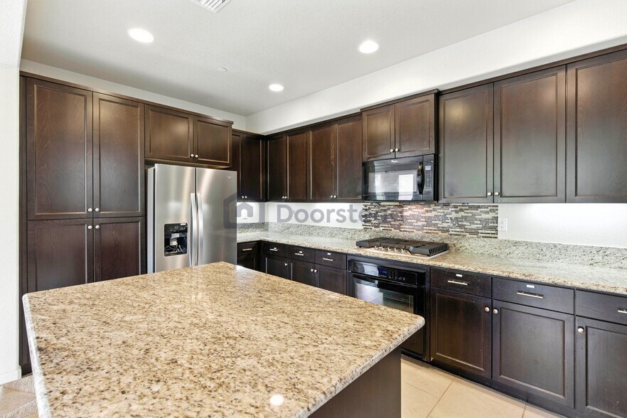 Building Photo - 4677 Lue Ln