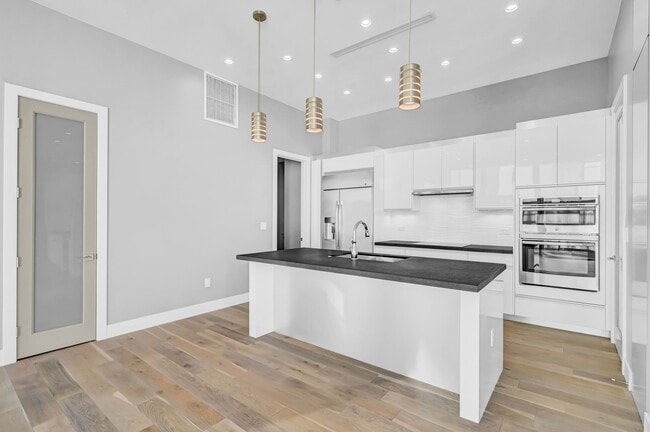 Building Photo - 3726 S Las Vegas Blvd