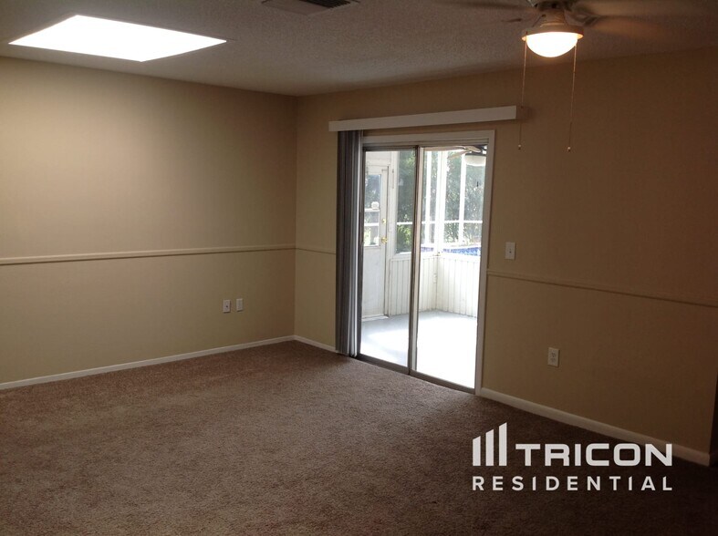 Building Photo - 7252 Riverbank Dr
