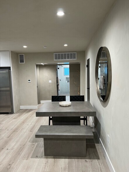 Building Photo - 150 S Wetherly Dr