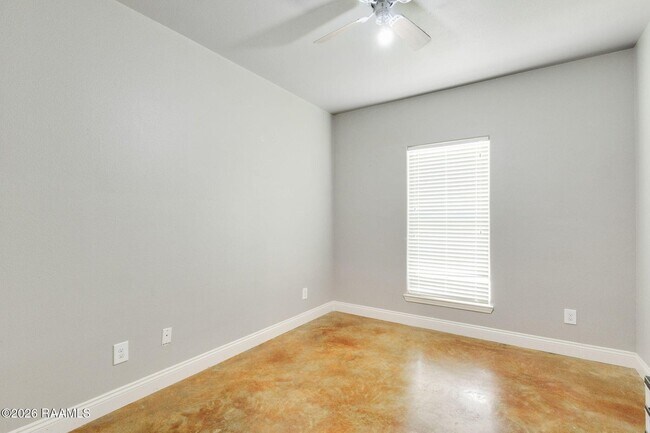 Building Photo - 209 Stoneridge Dr