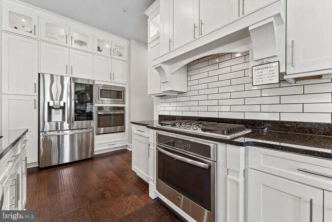Building Photo - 17243 Miss Packard Ct