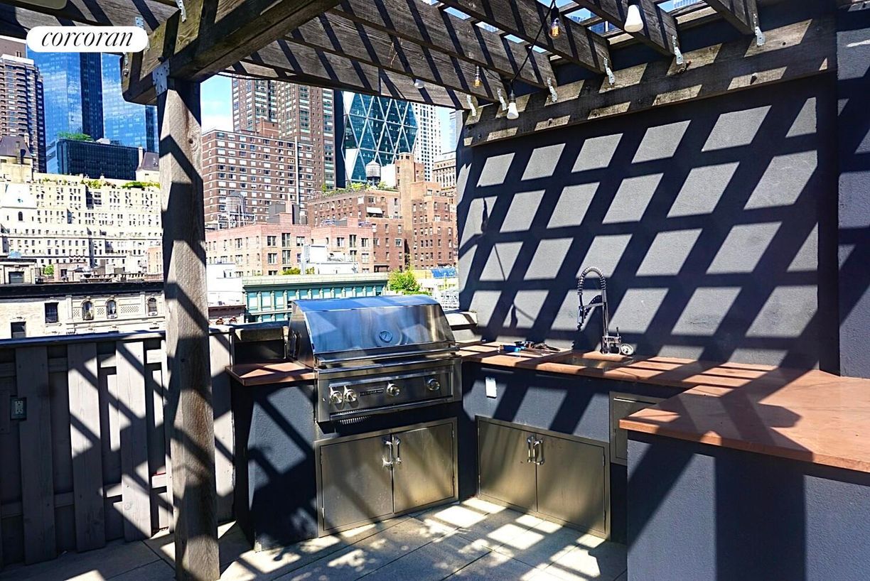 Building Photo - 802 Ninth Avenue 4B