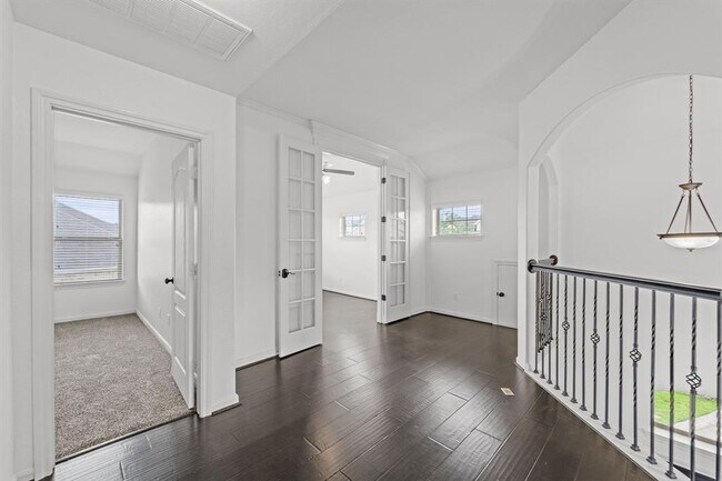 Building Photo - 16746 Highland Country Dr