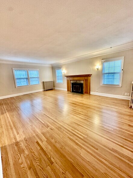 Building Photo - 3540 Irving Ave S