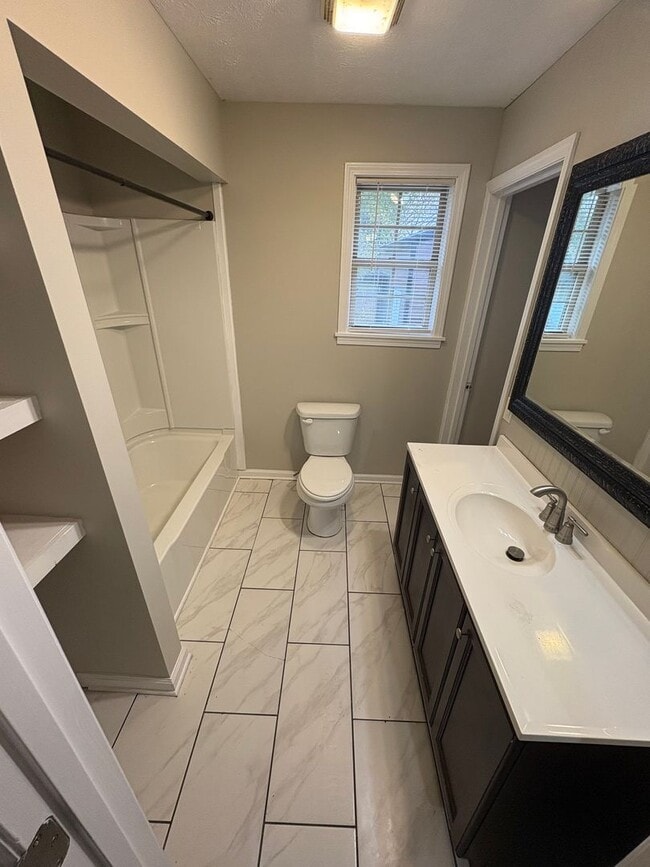 Building Photo - FOR LEASE- SINGLE-FAMILY HOME IN HARTSVILLE!