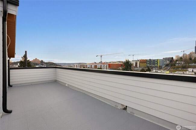 Building Photo - 3Bd/3.25Ba Seattle House