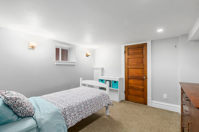 Building Photo - 5504 Itaska St