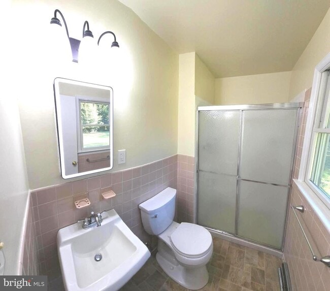 Building Photo - 45565 Camelot Ct