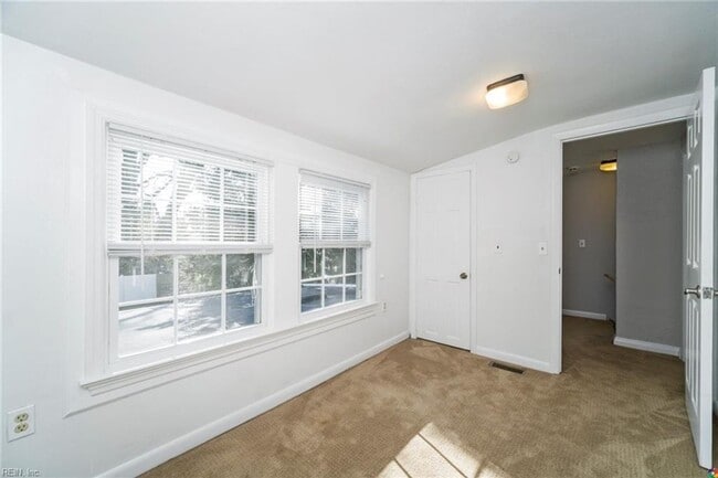 Building Photo - 847 Marvin Ave