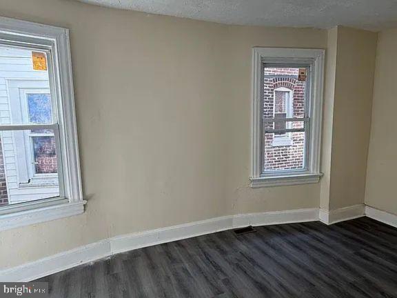 Building Photo - 510 N Hermitage Ave