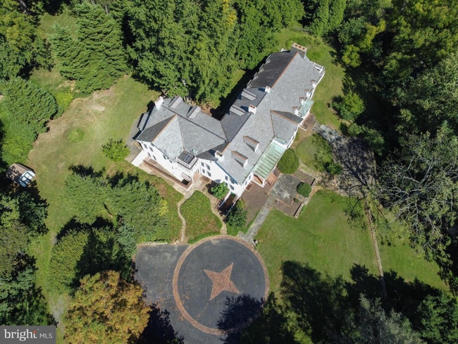 Building Photo - 21 Willow Creek Ln