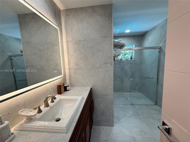 Building Photo - 13451 SW 74th Ave