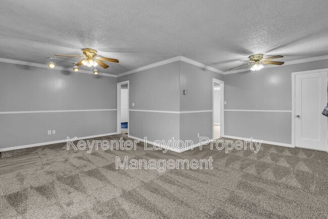 Building Photo - 12 S Lakeview Dr