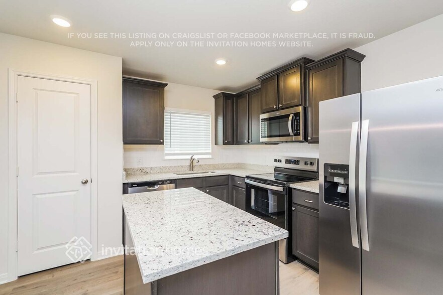 Building Photo - 10029 Pilot Pl