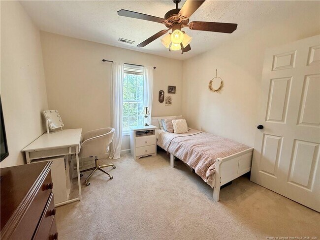 Building Photo - 234 Pender Rd