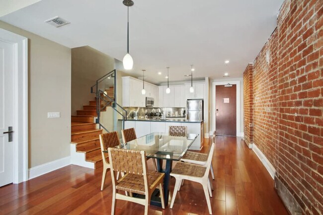 Building Photo - 822 Perdido St