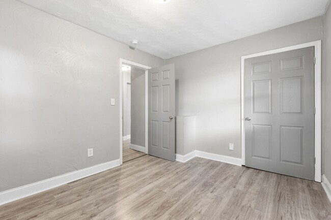 Building Photo - Move In Ready Norfolk Home!!