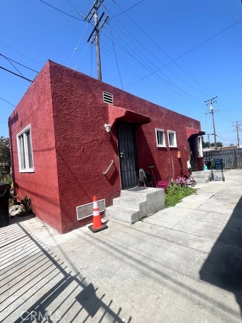 Building Photo - 8518 S Fir Ave