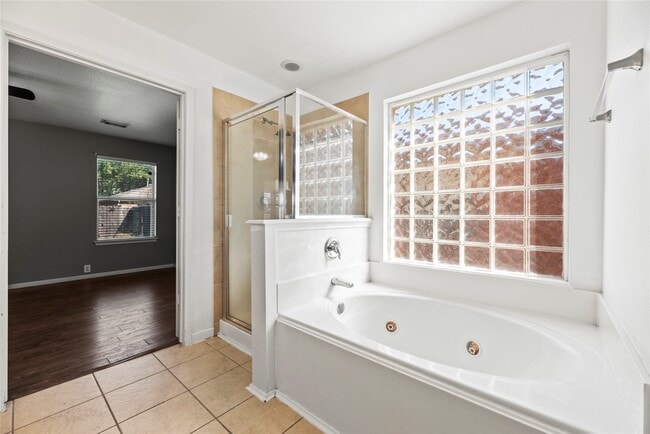 Building Photo - 16602 Grenada Falls Dr