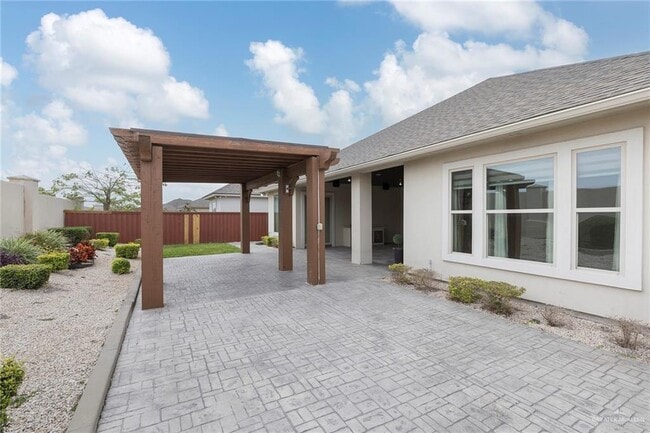 Building Photo - 2200 S 10th St