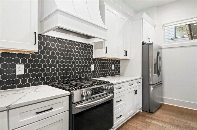 Building Photo - 1241 Bridges Ave SW