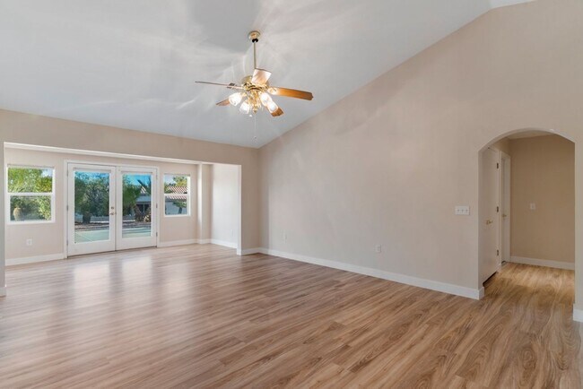 Building Photo - Gorgeous 2 Bed 2 Bath Single Story home in...