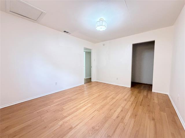 Building Photo - 407 Ivy Way