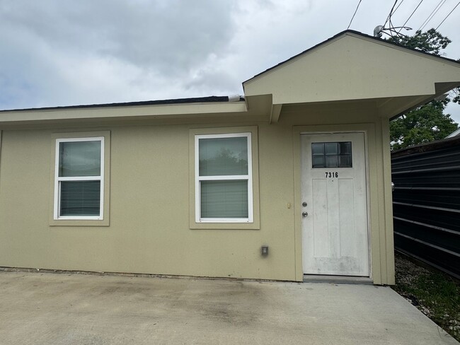 Building Photo - 7316 La Salette St
