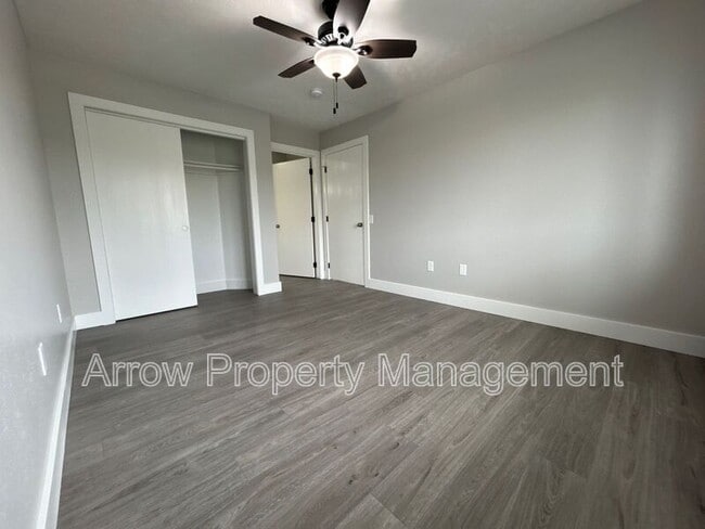 Building Photo - 940 27th St