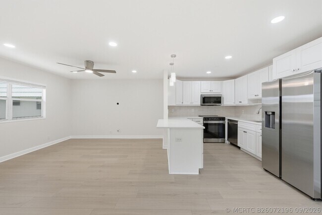 Building Photo - 670 Monaco Ct