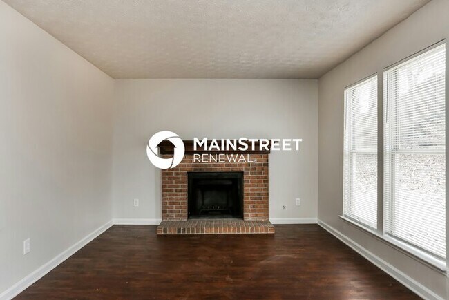 Building Photo - 3 Bedroom Pet-Friendly Home in Lithonia, GA with Main Street Renewal