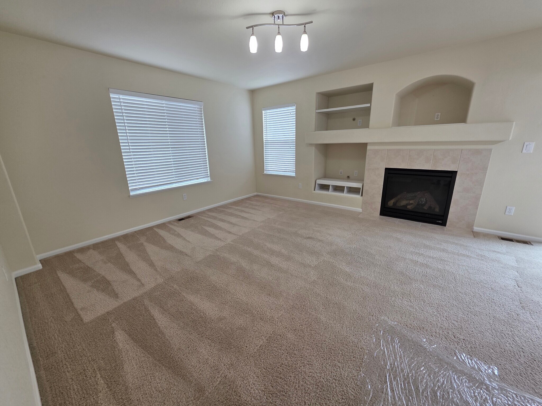 Building Photo - 874 Diamond Rim Dr