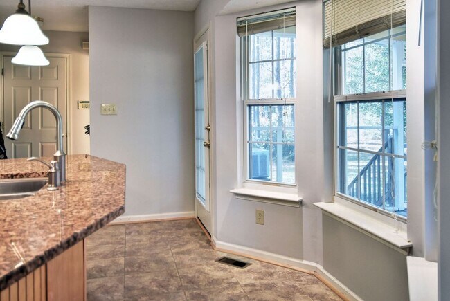 Building Photo - Updated Poquoson Home on Large Lot