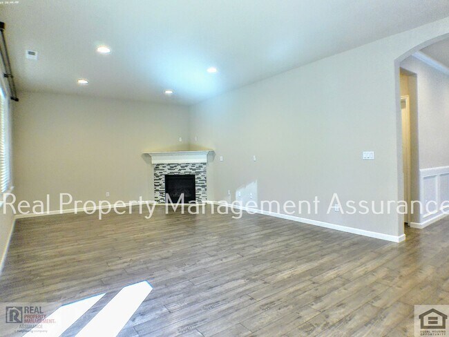 Building Photo - 8790 SW Schmidt Loop