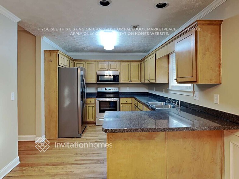 Building Photo - 2201 Snapping Shoals Rd