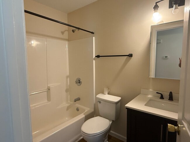 Building Photo - 129 Meadowlark Drive