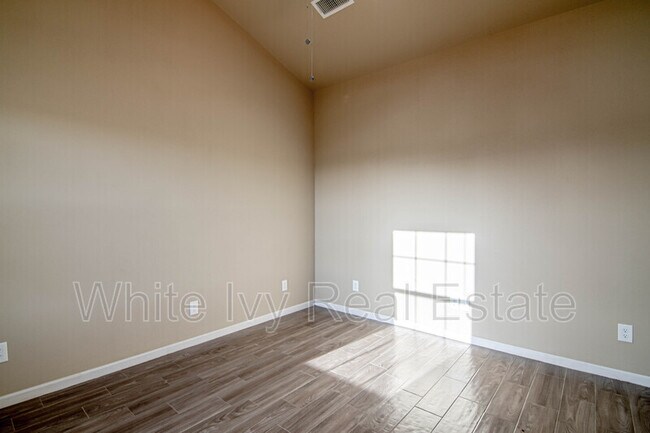 Building Photo - 875 FM 1696