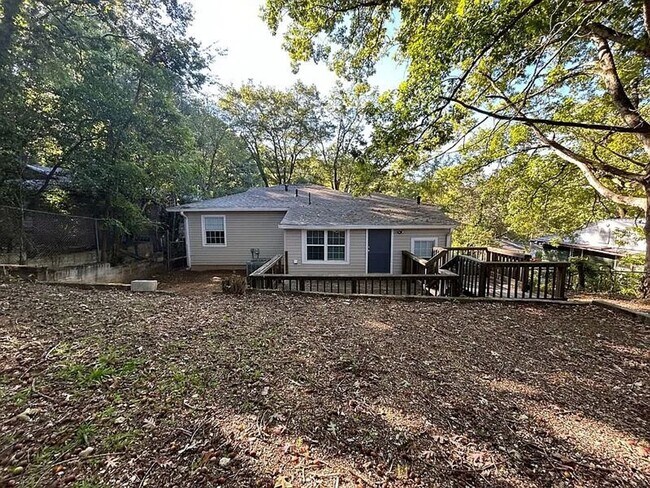Building Photo - Beautiful 3 bedroom 2 bath home with views!