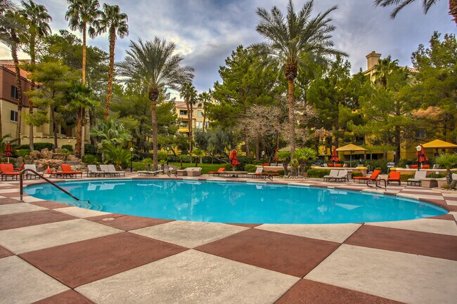 Building Photo - 220 E Flamingo Rd