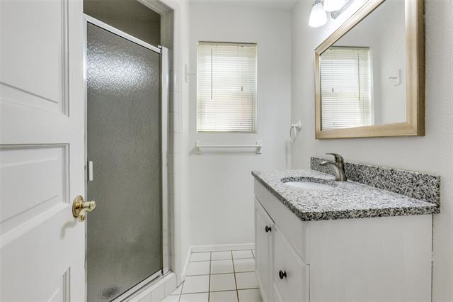 Building Photo - 816 Sherwood Dr