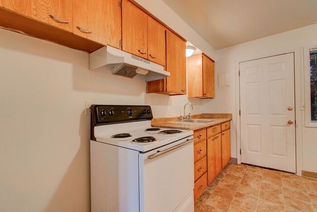 Building Photo - 2bed/1bath Available NOW! SPRING SPECIAL 1...