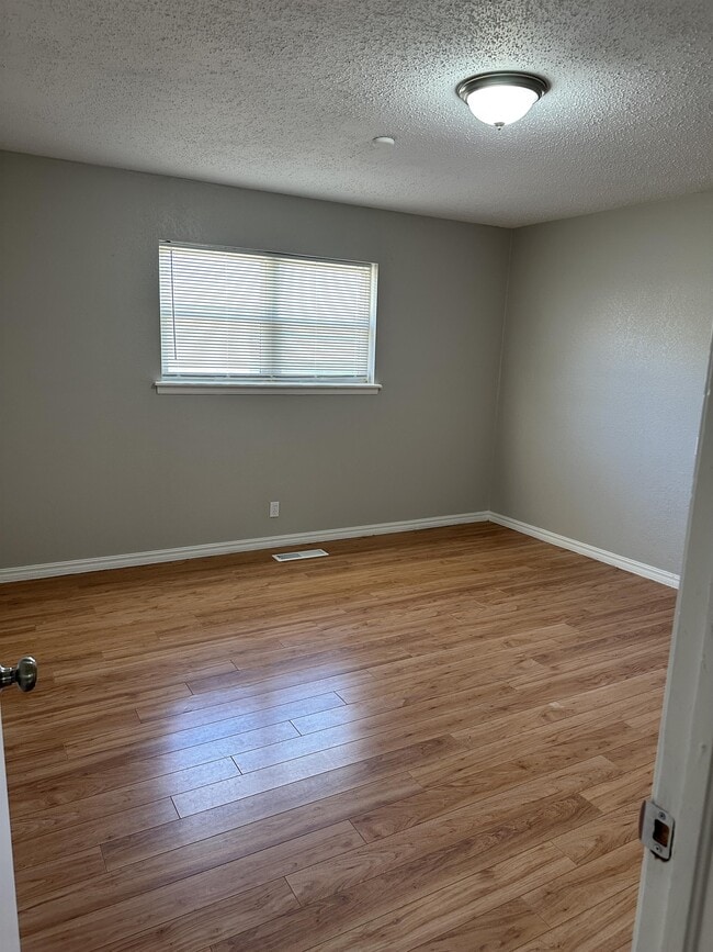 Building Photo - 403 E F St