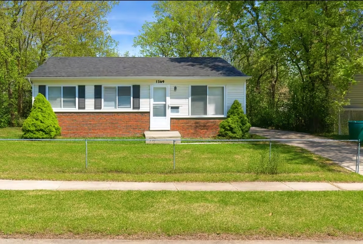 Building Photo - 1369 Andrea St