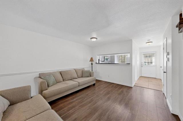 Building Photo - 2500 E Park Blvd