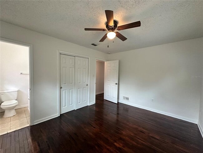 Building Photo - 5104 Londonderry Blvd
