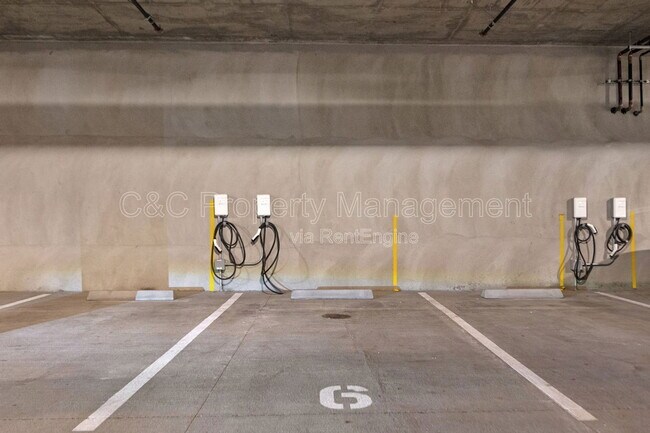 Building Photo - 52 Kirkwood Ave