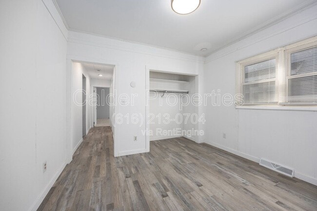 Building Photo - 1635 Cleveland Ave SW