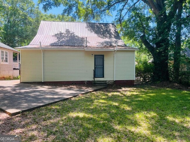 Building Photo - 615 Chattahoochee St